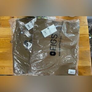 Brand New Figs Earth Scrub Set top Size M pants Size S